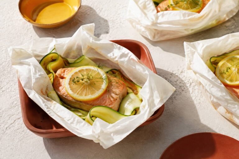 Saumon en papillote : temps de four et garnitures qui tiennent